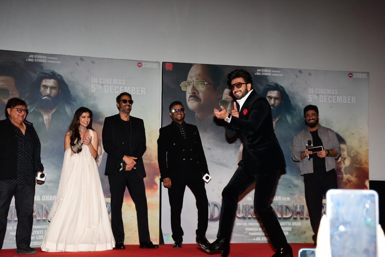 Bringing in his signature energy, powerhouse Ranveer Singh was seen in full form at the event as he interacted with the audience.